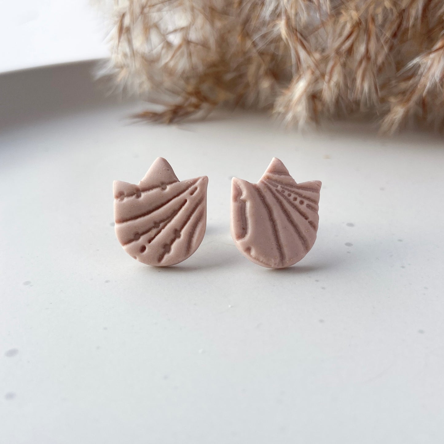 Tulip stud earrings