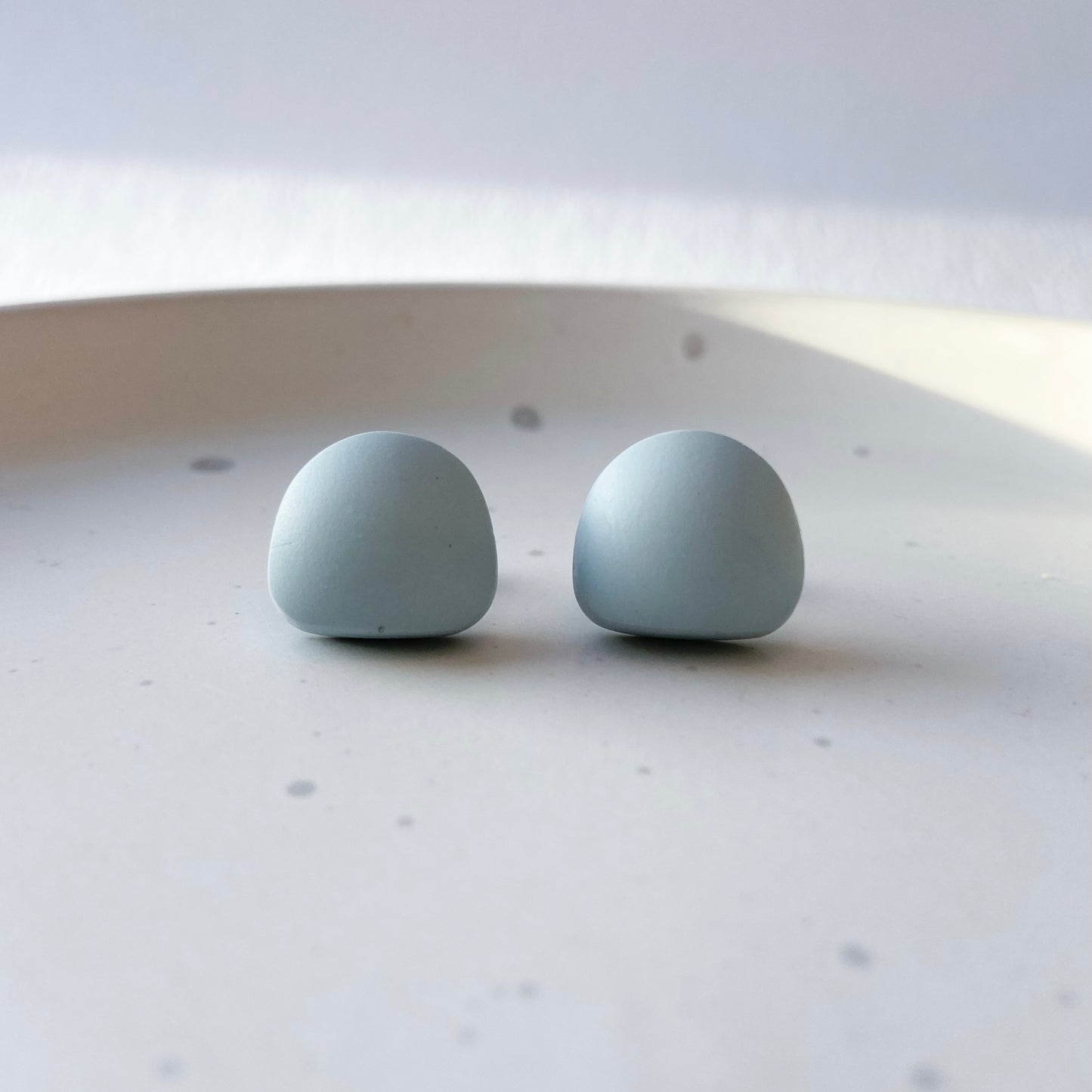 Chunky pastel stud earrings (blue)