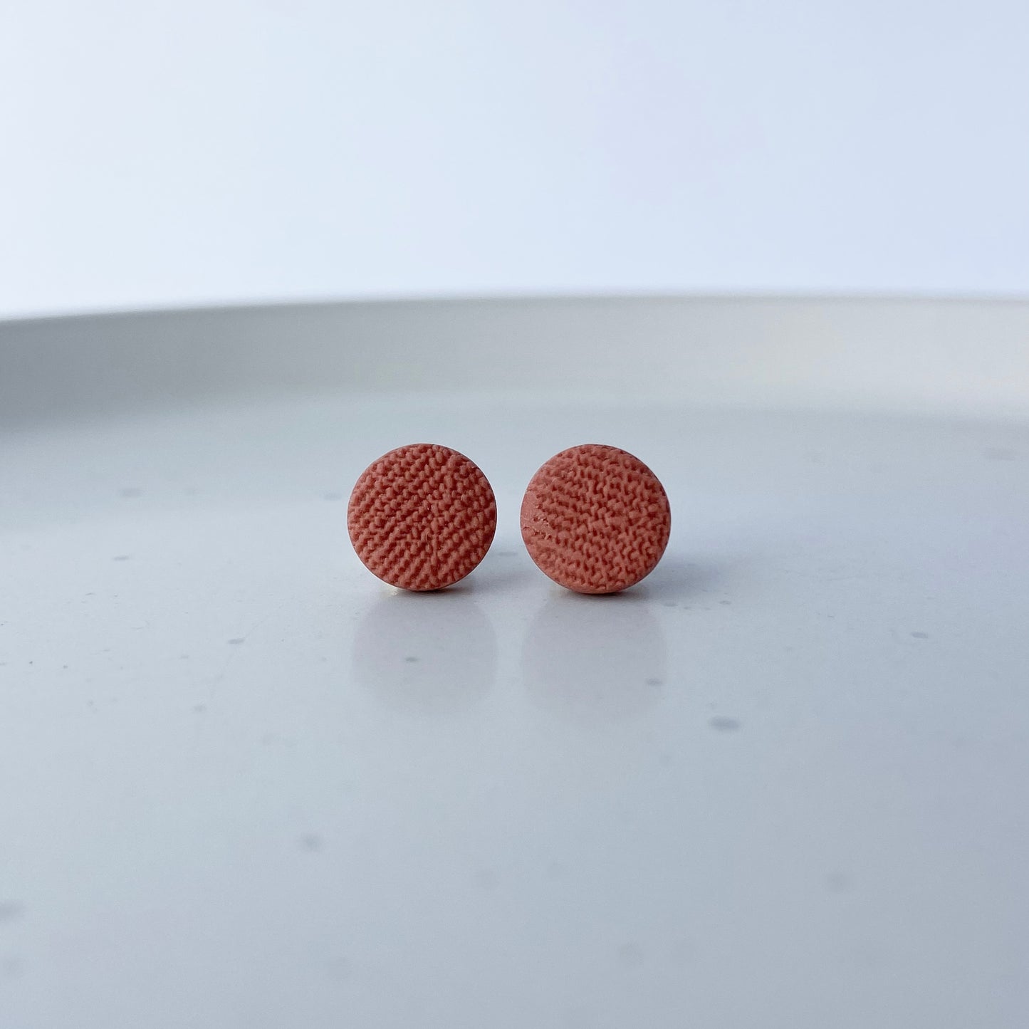 Mini Livies stud earrings (terracotta)