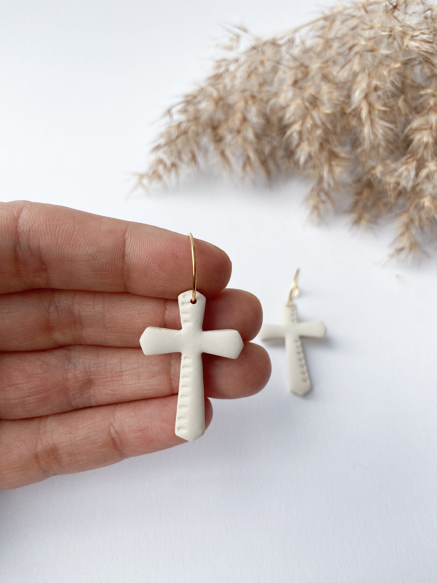 Cross on hoops