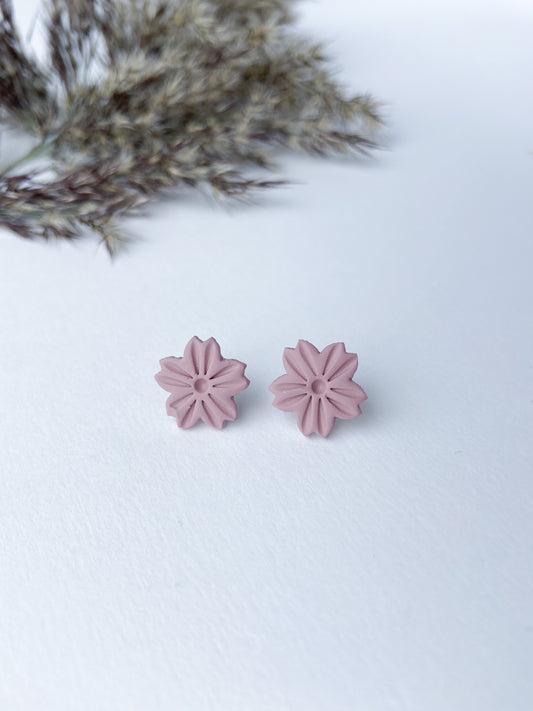 Pointy flower pink studs